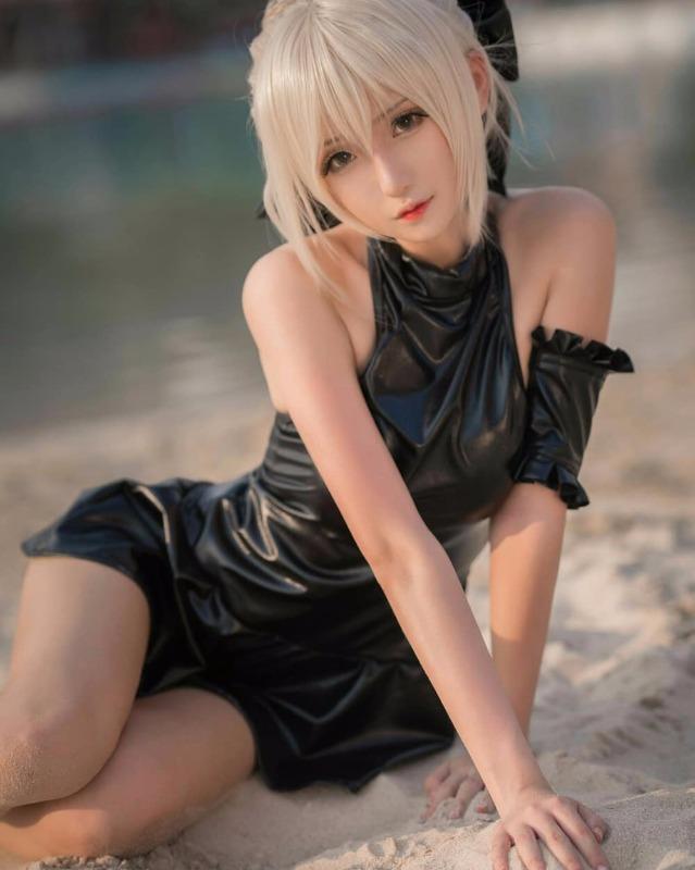 cosplay日常腐团儿cos泳衣saber吃冰棒